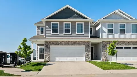1057 Maywood Ln, Waukee, IA 50263