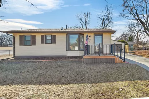 700 Payton Ave, Des Moines, IA 50315