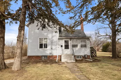 715 E First St, Madrid, IA 50156