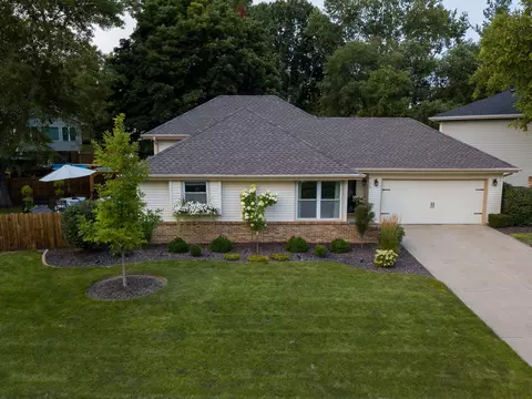 525 45th St, West Des Moines, IA 50265