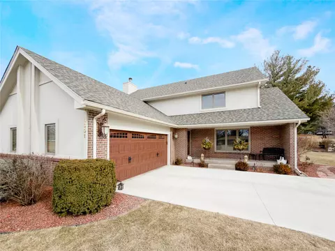 3301 Patricia Dr, Urbandale, IA 50322