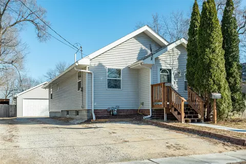 807 E 23rd Ct, Des Moines, IA 50317