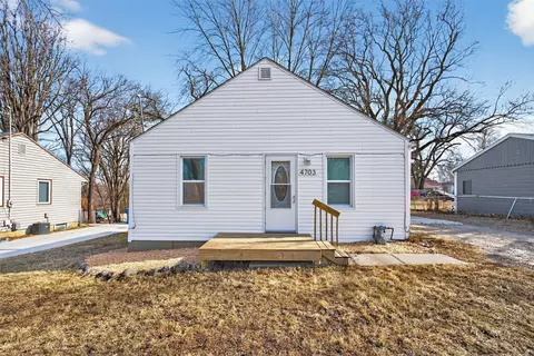 4703 SW 2nd St, Des Moines, IA 50315