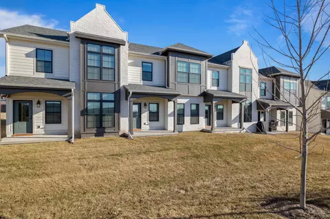 14146 Wilden Dr, Urbandale, IA 50323