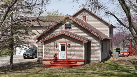 999 Mcgregor Dr, Knoxville, IA 50138
