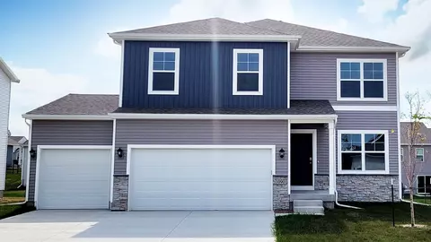 949 Hillside Pl, Polk City, IA 50226