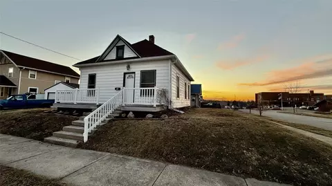 12 N 12th St, Marshalltown, IA 50158