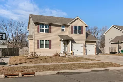 302 Filmore Ave SE, Bondurant, IA 50035