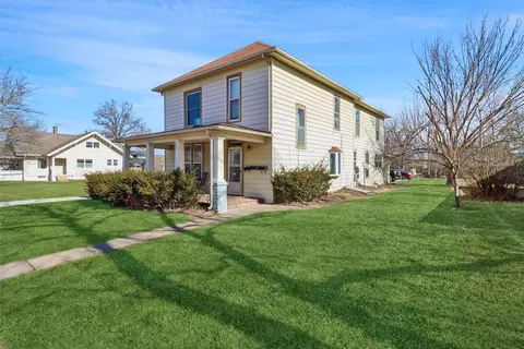 420 N Grand St, Chariton, IA 50049