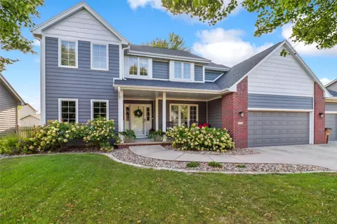 946 11th Ave SE, Altoona, IA 50009