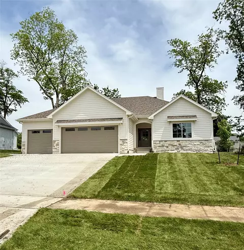 807 Bridgeview St, Polk City, IA 50226