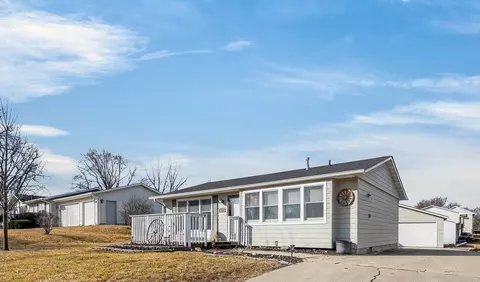 113 S H St, Indianola, IA 50125