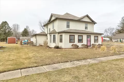 101 S Race St, Cambridge, IA 50046
