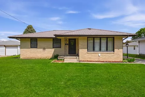 3207 E 26th St, Des Moines, IA 50317