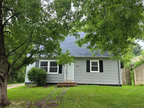 4488 Independence Dr, Pleasant Hill, IA 50327