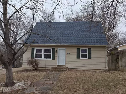 4488 Independence Dr, Pleasant Hill, IA 50327
