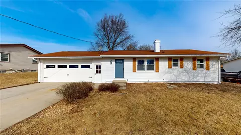 10114 S 34th Ave W, Colfax, IA 50054