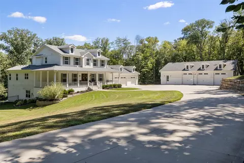 29015 Hickory Lodge Dr, Van Meter, IA 50261
