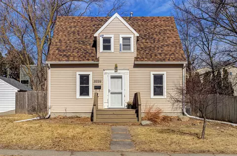 3219 Lettie St, Ames, IA 50014