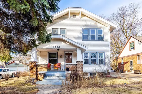 1916 34th St, Des Moines, IA 50310