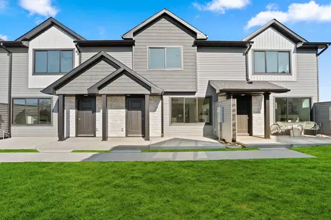 604 NE Winding Trail Ln, Ankeny, IA 50021