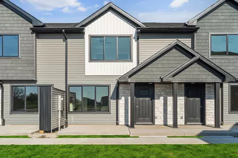 606 NE Winding Trail Ln, Ankeny, IA 50021