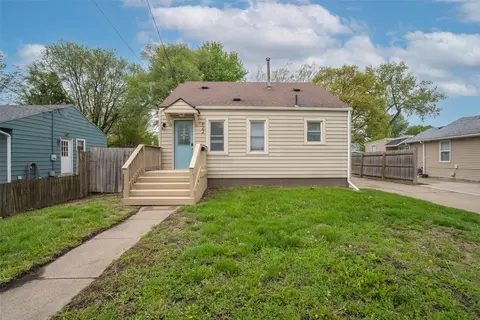 822 E 29th St, Des Moines, IA 50317