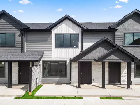 610 NE Winding Trail Ln, Ankeny, IA 50021