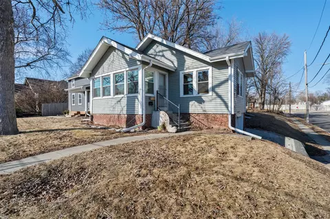 3001 Center St, Des Moines, IA 50312