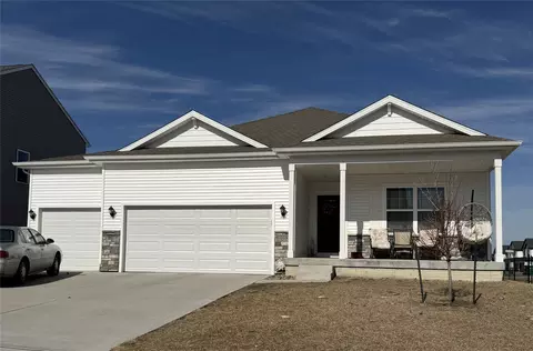 10509 Powell Ave, Johnston, IA 50131