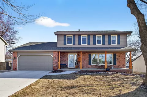 409 39th St, West Des Moines, IA 50265