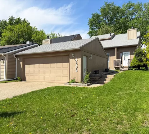 4508 80th Pl, Urbandale, IA 50322
