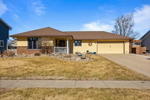 822 SE 10th St, Ankeny, IA 50021