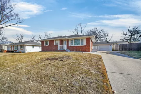 4407 66th St, Urbandale, IA 50322
