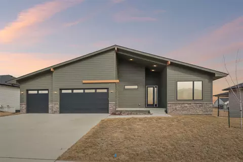 85 NW Alderleaf Dr, Waukee, IA 50263