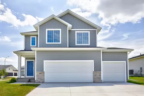 16502 Bentwood Dr, Urbandale, IA 50323