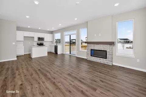 16502 Bentwood Dr, Urbandale, IA 50323