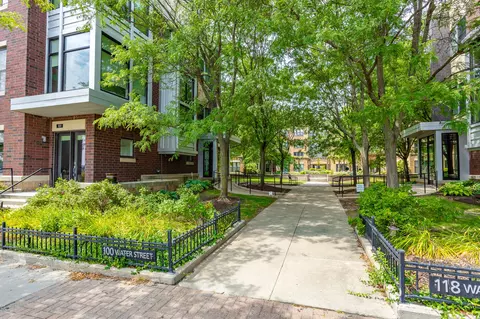 100 Water St #106, Des Moines, IA 50309