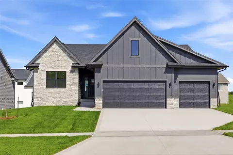 3153 NW Prescott Ct, Grimes, IA 50111