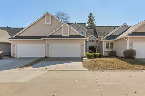 6012 Terrace Dr, Johnston, IA 50131