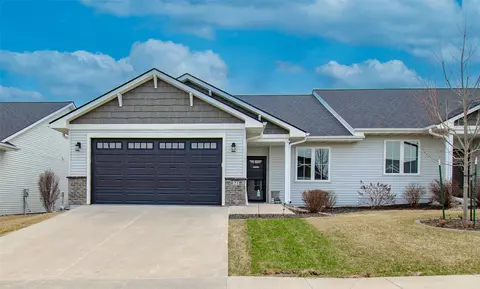821 Trail Ridge Rd, Indianola, IA 50125