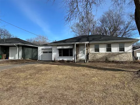 629 22nd St, West Des Moines, IA 50265