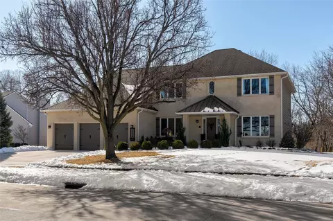 2716 Jordan Grv, West Des Moines, IA 50265