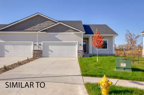 16720 Walnut Meadows Cir, Urbandale, IA 50323