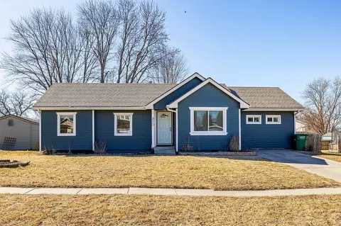 910 Lincoln Ct SE, Bondurant, IA 50035