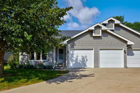 4532 71st St, Urbandale, IA 50322