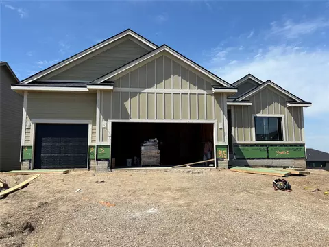 1815 Silver Maple Dr, Norwalk, IA 50211