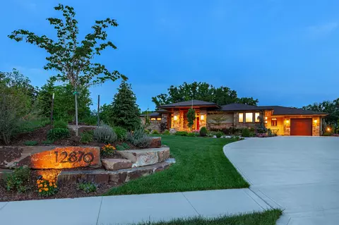12870 Ridgeview Dr, Urbandale, IA 50323