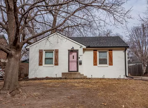 1829 Locust St, West Des Moines, IA 50265