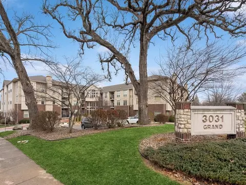 3031 Grand Ave #101, Des Moines, IA 50312